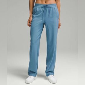 Lululemon Straight-Leg Mid-Rise Pant Full Length *Luxtreme
Utility Blue